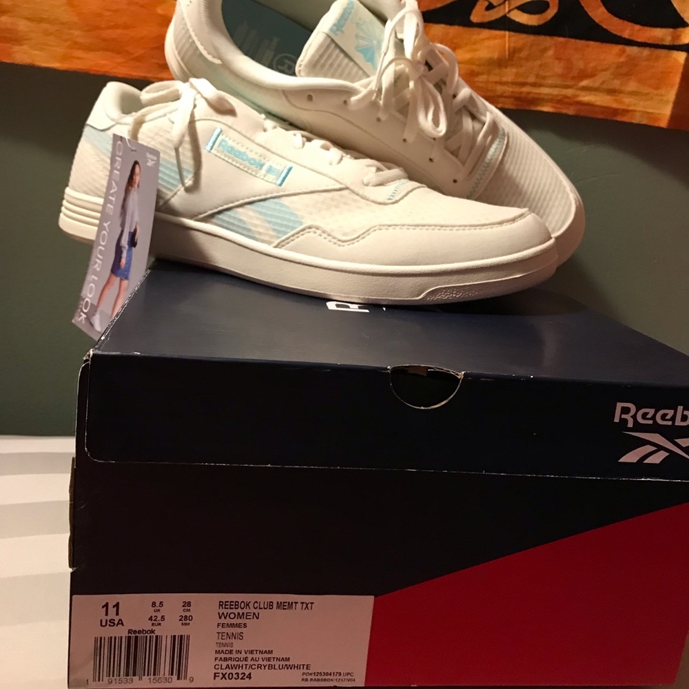 NWT Reebok Club Memt sneakers women’s size 11